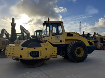 רולר BOMAG