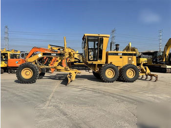 מפלסת CATERPILLAR 140H