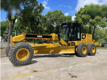 מפלסת CATERPILLAR 140H