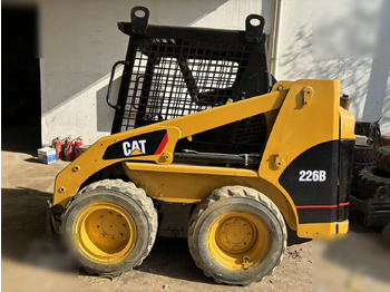 מעמיס היגוי החלקה CATERPILLAR 226B