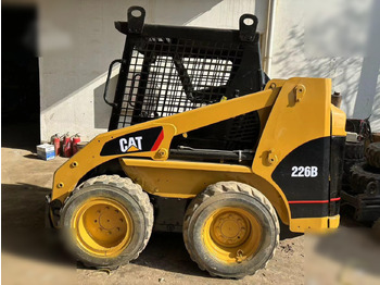 מעמיס היגוי החלקה CATERPILLAR 226B