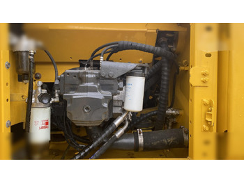 מחפר סורק KOMATSU PC220-8: תמונה 3