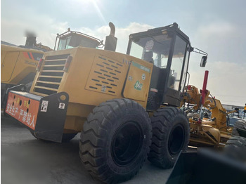מפלסת XCMG GR1803