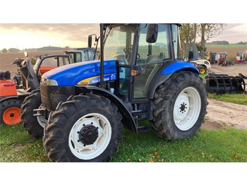 טרקטור חקלאי NEW HOLLAND TDD