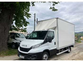 כלי רכב מסחרי עם תיבה IVECO Daily 35c16