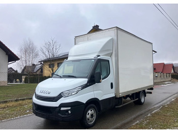 כלי רכב מסחרי עם תיבה IVECO Daily 35c16