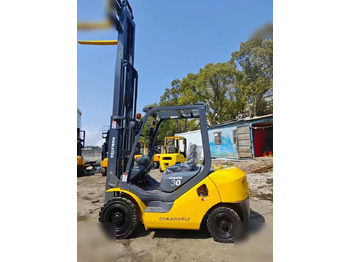 מלגזת LPG KOMATSU