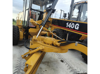 מפלסת CATERPILLAR 140H