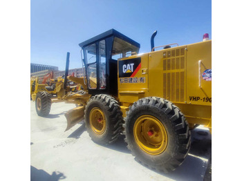 מפלסת CATERPILLAR 140H