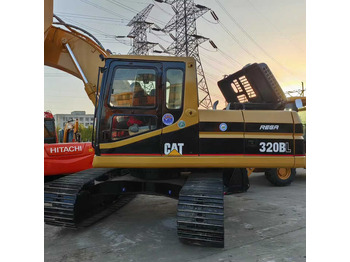 מחפר CATERPILLAR
