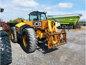 מפעיל טלסקופי JCB
