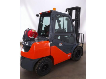 מלגזת LPG FENWICK