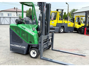 הַחכָּרָה  Combilift CB3000 / DIESEL / TRIPLEX 4900MM / FREE LIFT / SIDESHIFT / FORK POSITIONER / 1500MM FORKS / LIKE NEW Combilift CB3000 / DIESEL / TRIPLEX 4900MM / FREE LIFT / SIDESHIFT / FORK POSITIONER / 1500MM FORKS / LIKE NEW: תמונה 5