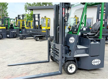 הַחכָּרָה  Combilift CB3000 / DIESEL / TRIPLEX 4900MM / FREE LIFT / SIDESHIFT / FORK POSITIONER / 1500MM FORKS / LIKE NEW Combilift CB3000 / DIESEL / TRIPLEX 4900MM / FREE LIFT / SIDESHIFT / FORK POSITIONER / 1500MM FORKS / LIKE NEW: תמונה 1