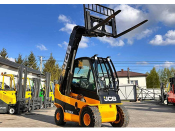 מפעיל טלסקופי JCB