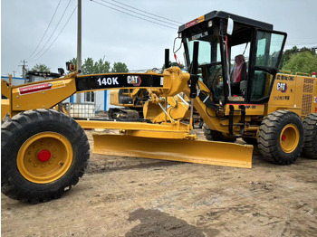 מכונת בנייה CATERPILLAR 140K