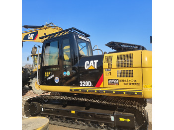 מכונת בנייה CATERPILLAR 320D