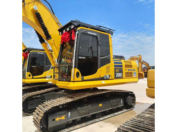 מחפר KOMATSU PC200-8