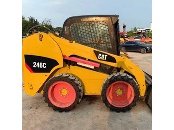 מעמיס היגוי החלקה CATERPILLAR