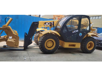 מפעיל טלסקופי JCB 535: תמונה 2