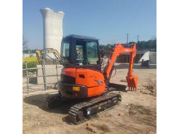 מיני מחפר KUBOTA U27