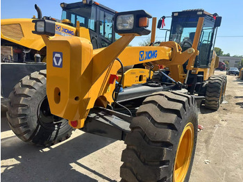 מפלסת XCMG GR1803