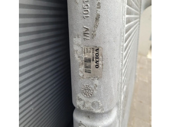 מקרר פנימי עבור משאית INTERCOOLER VOLVO FH4 ORYGINAŁ 21631996 SZCZELNY 2021R: תמונה 3