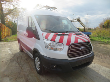 כלי רכב מסחרי עם לוח FORD Transit