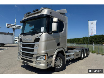 משאית עם שלדת תא SCANIA R