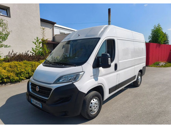כלי רכב מסחרי עם לוח FIAT Ducato