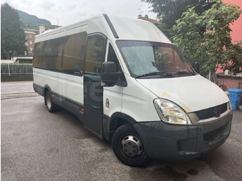 אוטובוס פרברים IVECO Daily