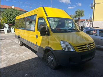 אוטובוס בית ספר IVECO Daily