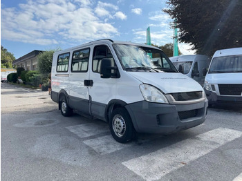 אוטובוס פרברים IVECO Daily
