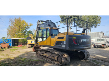 מחפר סורק VOLVO EC220DL