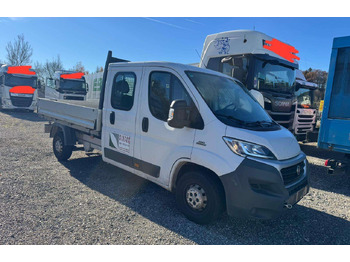 כלי רכב מסחרי עם לוח FIAT Ducato