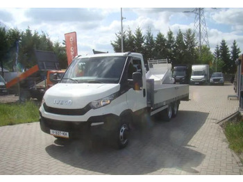 כלי רכב מסחרי במיטה שטוחה IVECO Daily