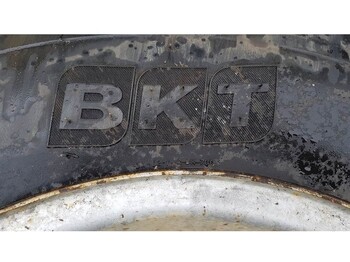 גלגלים וצמיגים עבור מכונת בנייה BKT 405/70-20 (16/70-20) - Tyre/Reifen/Band: תמונה 3