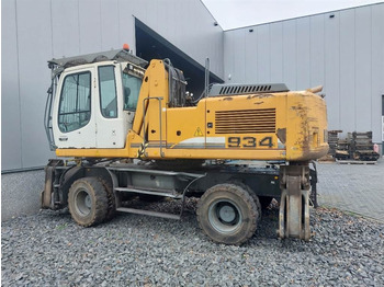 מטפל בפסולת/ תעשייתי LIEBHERR A 934