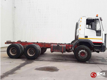 משאית עם שלדת תא Iveco Eurotrakker 260.34 6x4 manual pump!: תמונה 4