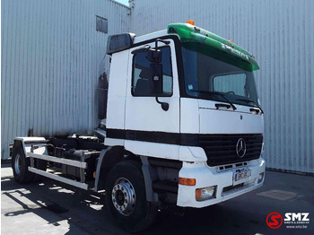 משאית עם שלדת תא MERCEDES-BENZ Actros 1831