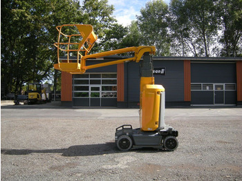 פלטפורמה אווירית מותקנת על משאית HAULOTTE