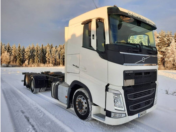 משאית עם שלדת תא Volvo FH 13: תמונה 2