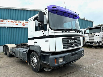 משאית עם שלדת תא MAN 26.414 FNL-T (6-CILINDERHEADS) 6x4 CHASSIS (EURO 2 / ZF16 MANUAL GEARBOX / REDUCTION AXLES): תמונה 2