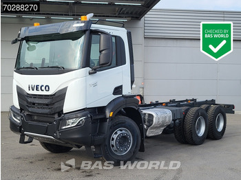 משאית עם שלדת תא IVECO X-WAY