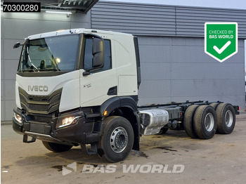 משאית עם שלדת תא IVECO X-WAY