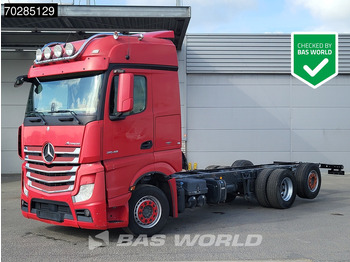 משאית עם שלדת תא MERCEDES-BENZ Actros 2548