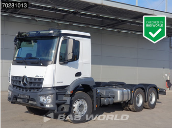 משאית עם שלדת תא MERCEDES-BENZ Arocs 2636