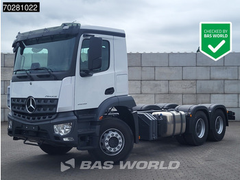 משאית עם שלדת תא MERCEDES-BENZ Arocs 2636