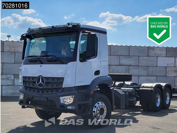 משאית עם שלדת תא MERCEDES-BENZ Arocs 2640