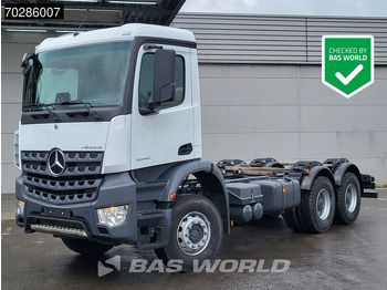 משאית עם שלדת תא MERCEDES-BENZ Arocs 3342
